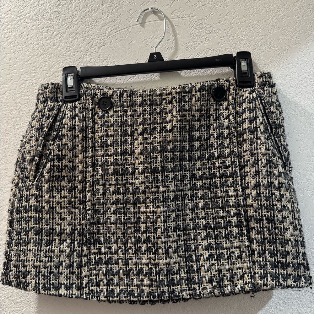 Chic Black and White Tweed Skirt
